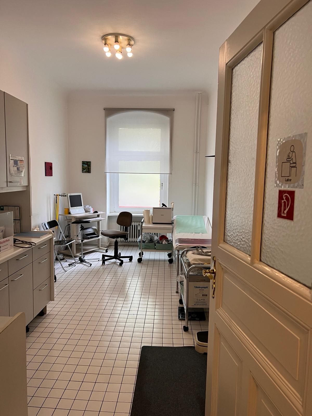 Behandlungszimmer der Praxis